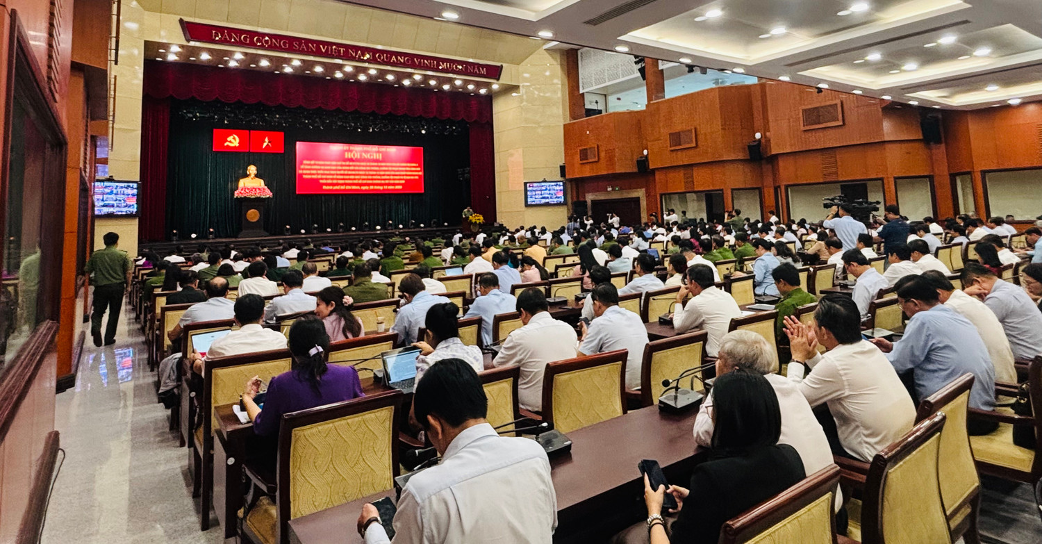 Bí thư Thành ủy Trần Lưu Quang nhận thêm nhiệm vụ mới - 1