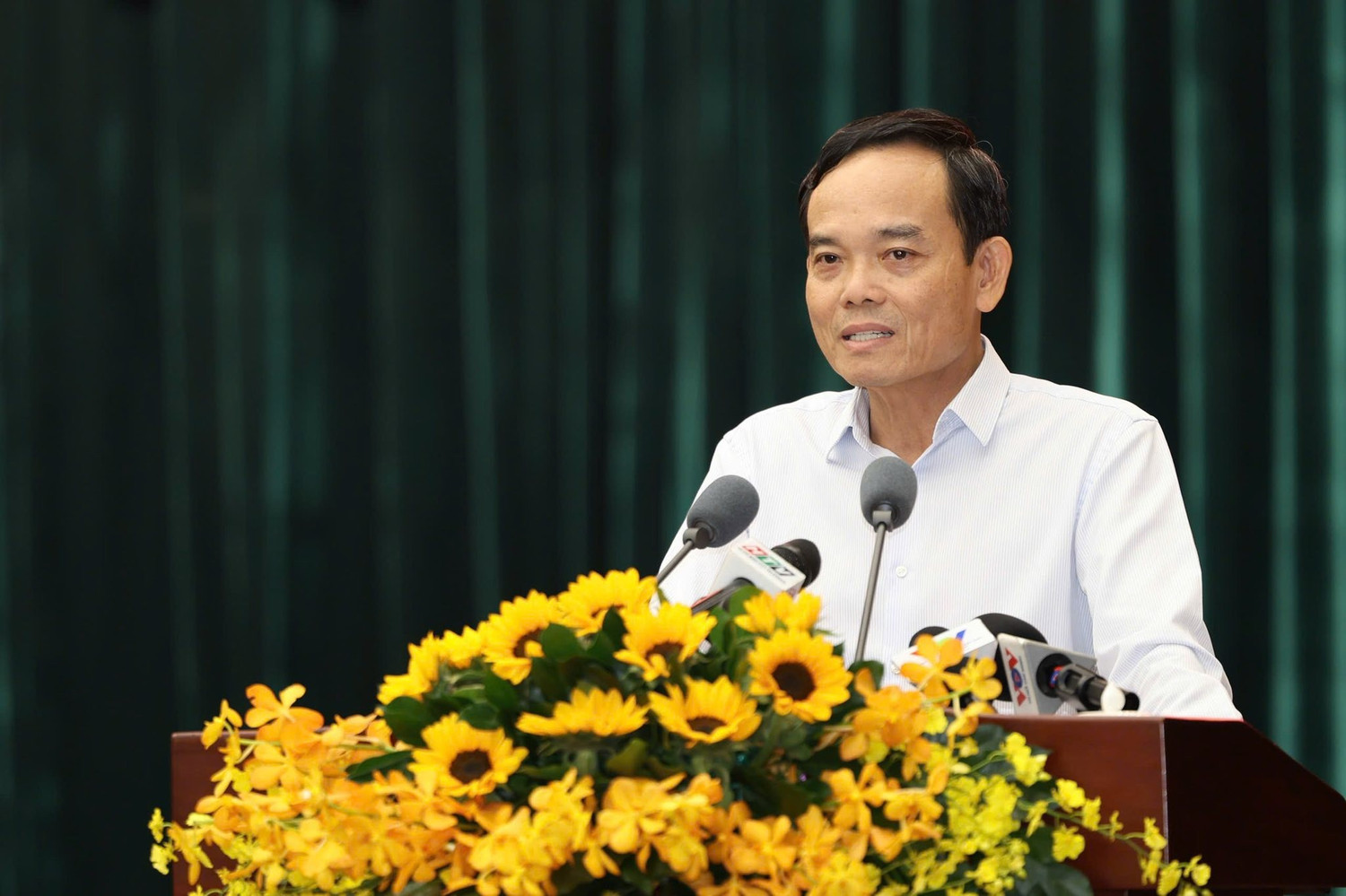 Bí thư Thành ủy Trần Lưu Quang nhận thêm nhiệm vụ mới - 2