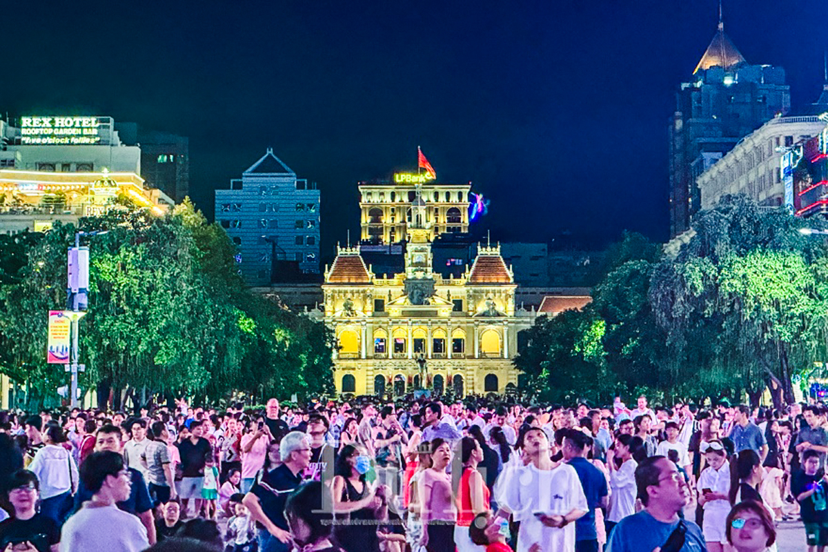 Điều tiết giao thông hơn 20 tuyến đường phục vụ dạ tiệc pháo hoa chào năm mới - 4