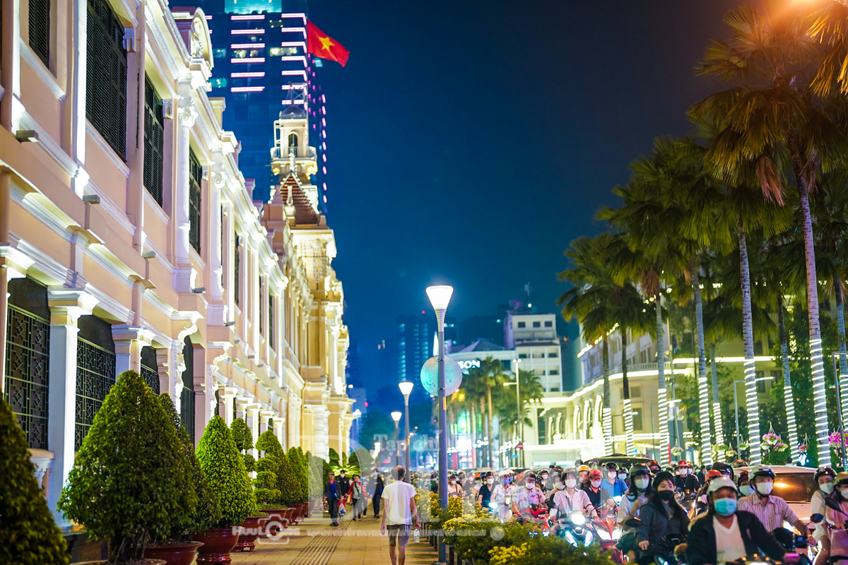 Điều tiết giao thông hơn 20 tuyến đường phục vụ dạ tiệc pháo hoa chào năm mới - 1