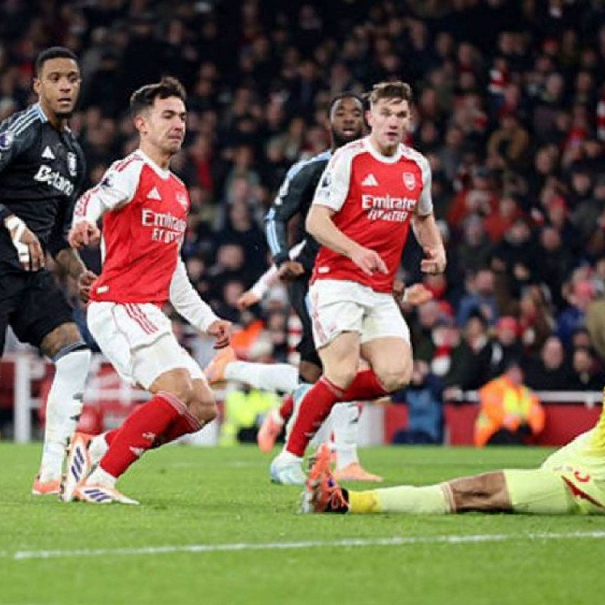  - Nóng bảng xếp hạng Premier League: Arsenal chốt năm 2025 với ngôi đầu, tạm hơn Man City 5 điểm