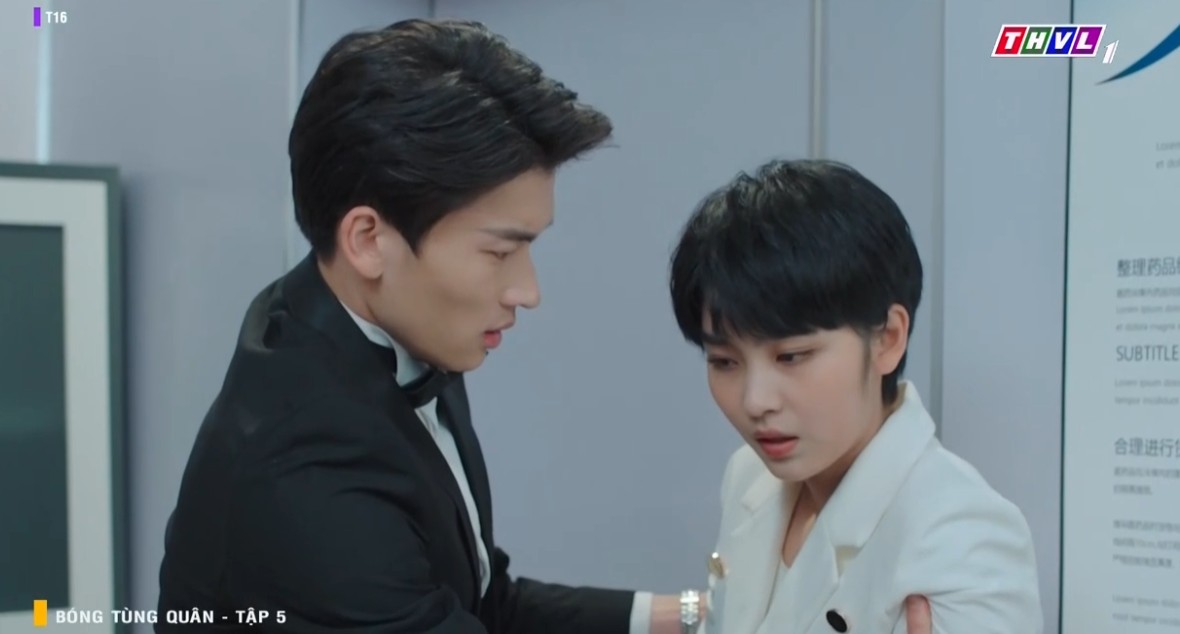 Phim Bóng tùng quân: Hồng Tinh Tinh tóm gọn kẻ khả nghi trong vụ nổ phòng thí nghiệm Nhuận Thế - 3