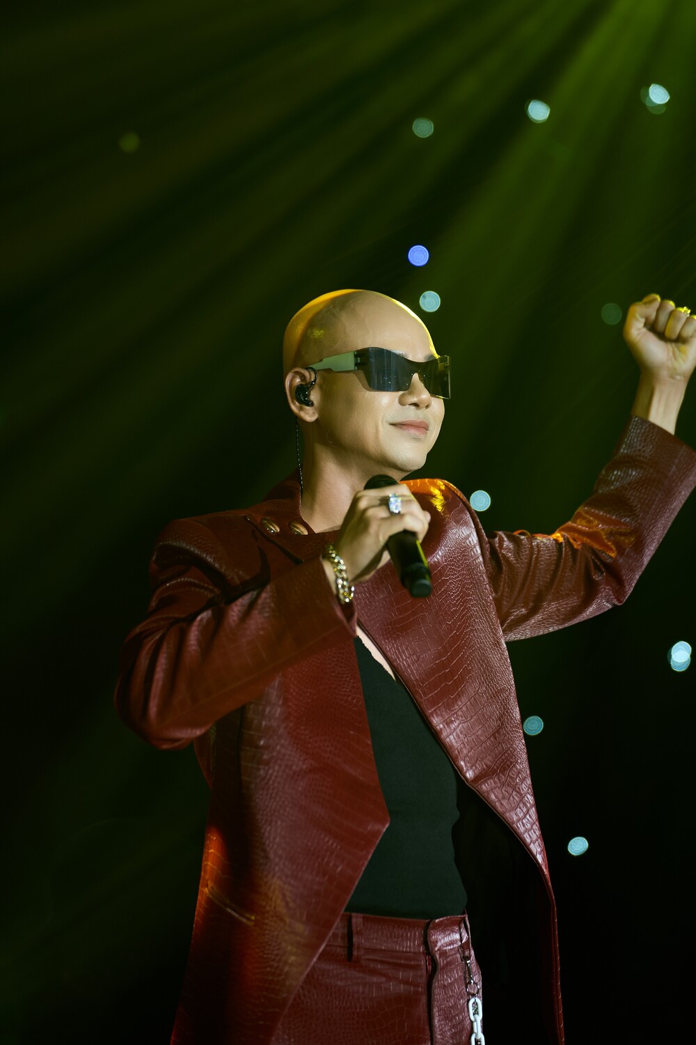 Phan Đinh Tùng quyết tâm làm mới bản hit quốc dân Khúc Hát Mừng Sinh Nhật, mời 5 nghệ sĩ quốc tế từ 5 châu lục góp giọng - 3