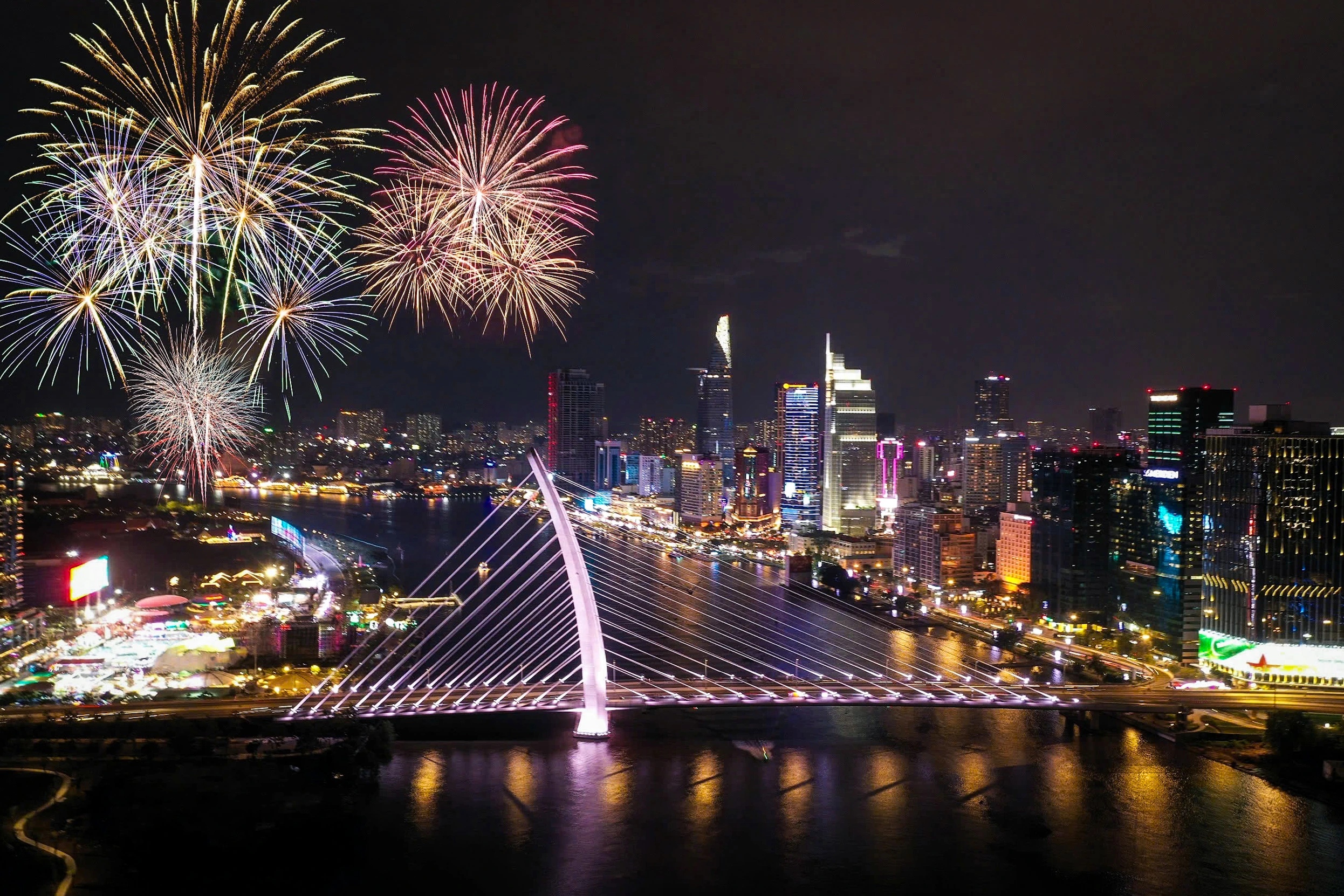 Khám phá những góc 'chill' thượng hạng tại TP.HCM trong đêm Countdown - 1