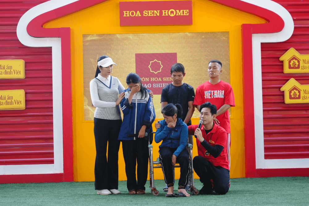 Ngọc Hân xúc động, Đỗ Kim Phúc khâm phục trước nghị lực của em nhỏ mồ côi - 9