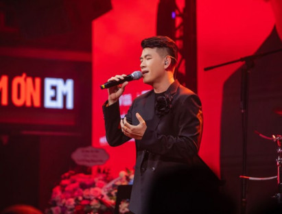 Hồ Trung Dũng giới thiệu album “ALIVE” với 11 ca khúc do chính anh sáng tác