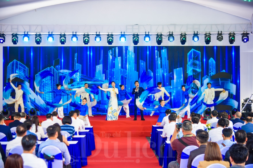 Đại lộ Lê Lợi khoác áo mới: Đánh thức vẻ đẹp tinh khôi giữa trái tim Thành phố - 2